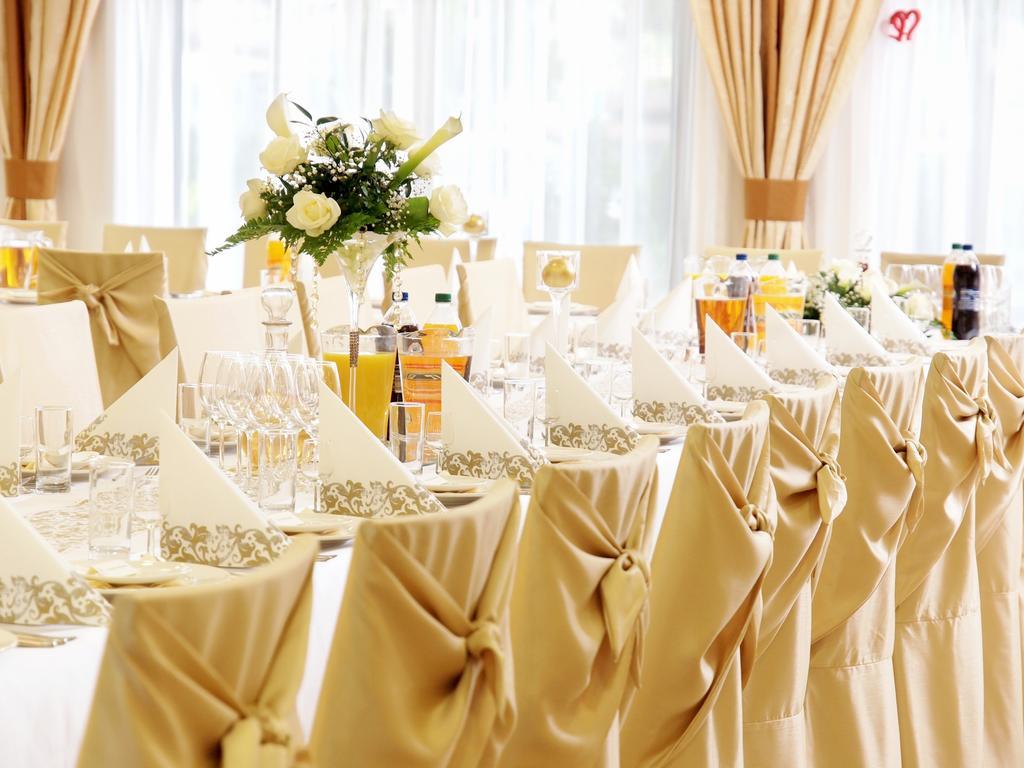 שיצ'וצ'ינק Hotel Austeria Conference & Spa מראה חיצוני תמונה
