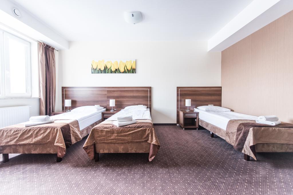 שיצ'וצ'ינק Hotel Austeria Conference & Spa מראה חיצוני תמונה