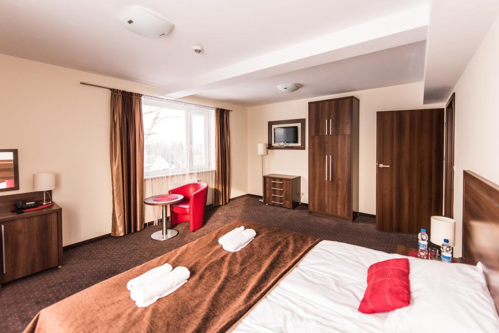 שיצ'וצ'ינק Hotel Austeria Conference & Spa מראה חיצוני תמונה