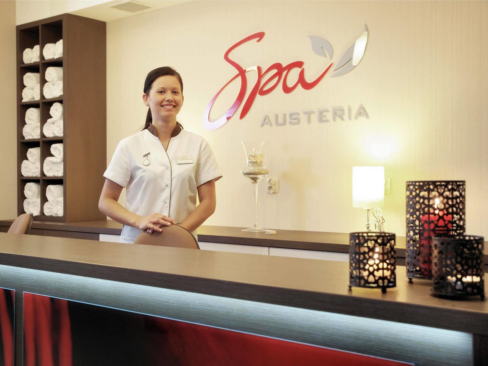 שיצ'וצ'ינק Hotel Austeria Conference & Spa מראה חיצוני תמונה
